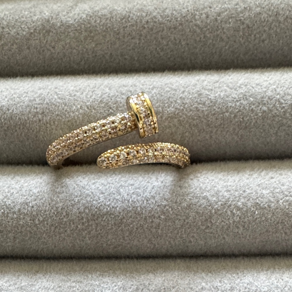 NWOT Elegant Gold Colored Women's Custom Adjustable Nail Ring